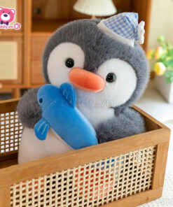 Cánh cụt ôm cá cute